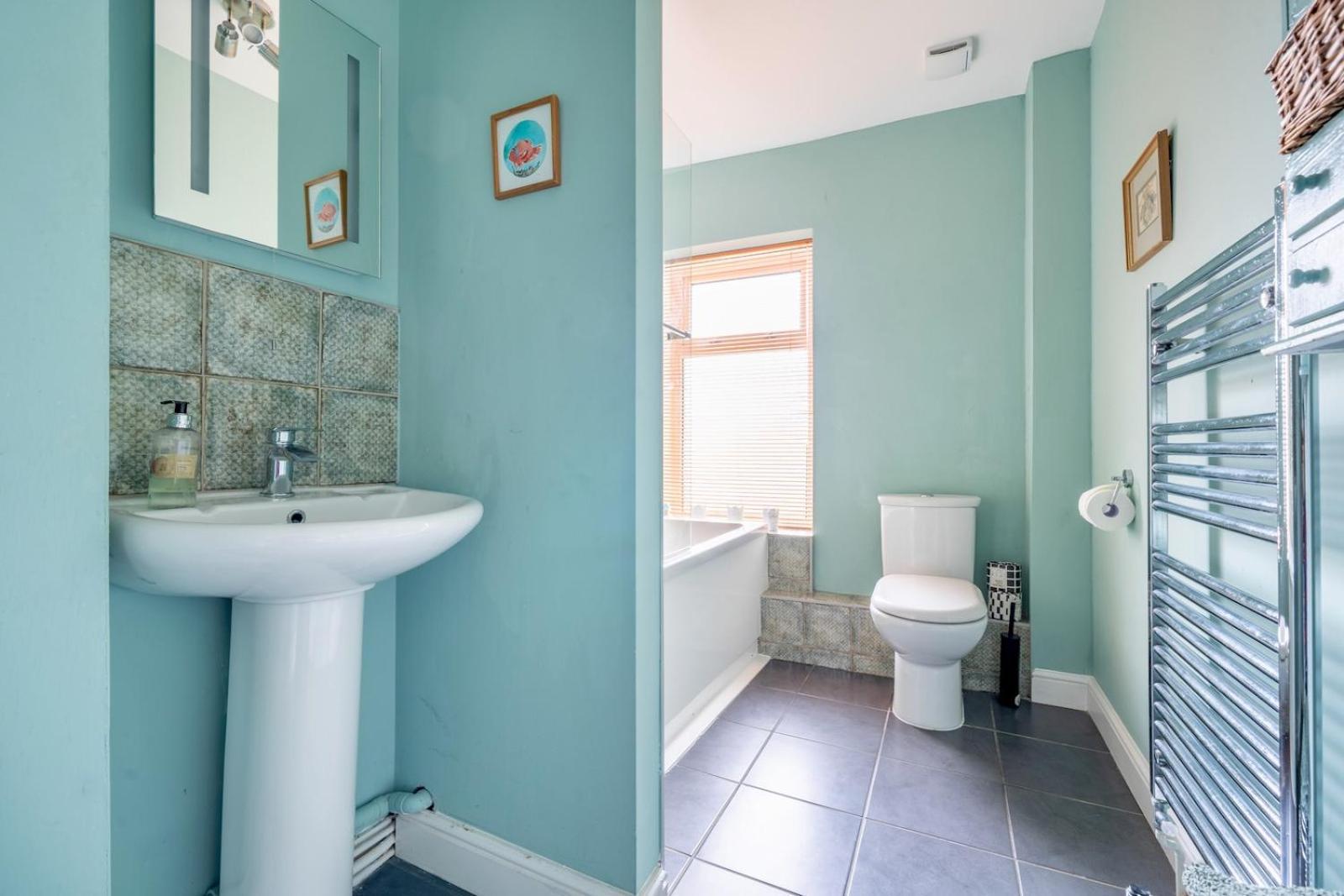 Chic 2-bedroom townhouse in vibrant Abergavenny Buitenkant foto