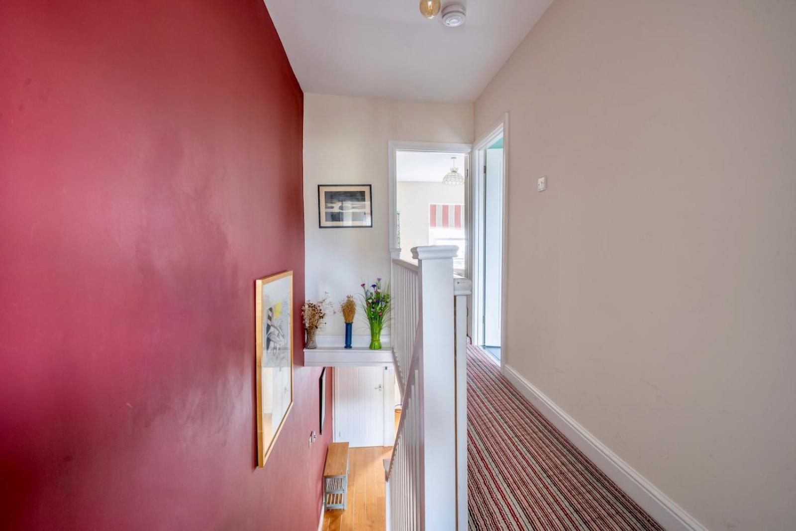 Chic 2-bedroom townhouse in vibrant Abergavenny Buitenkant foto